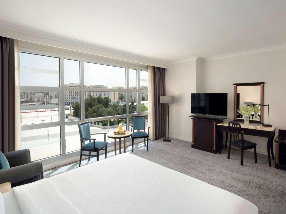 麦地那瑞享酒店 外观 照片 A room at the hotel