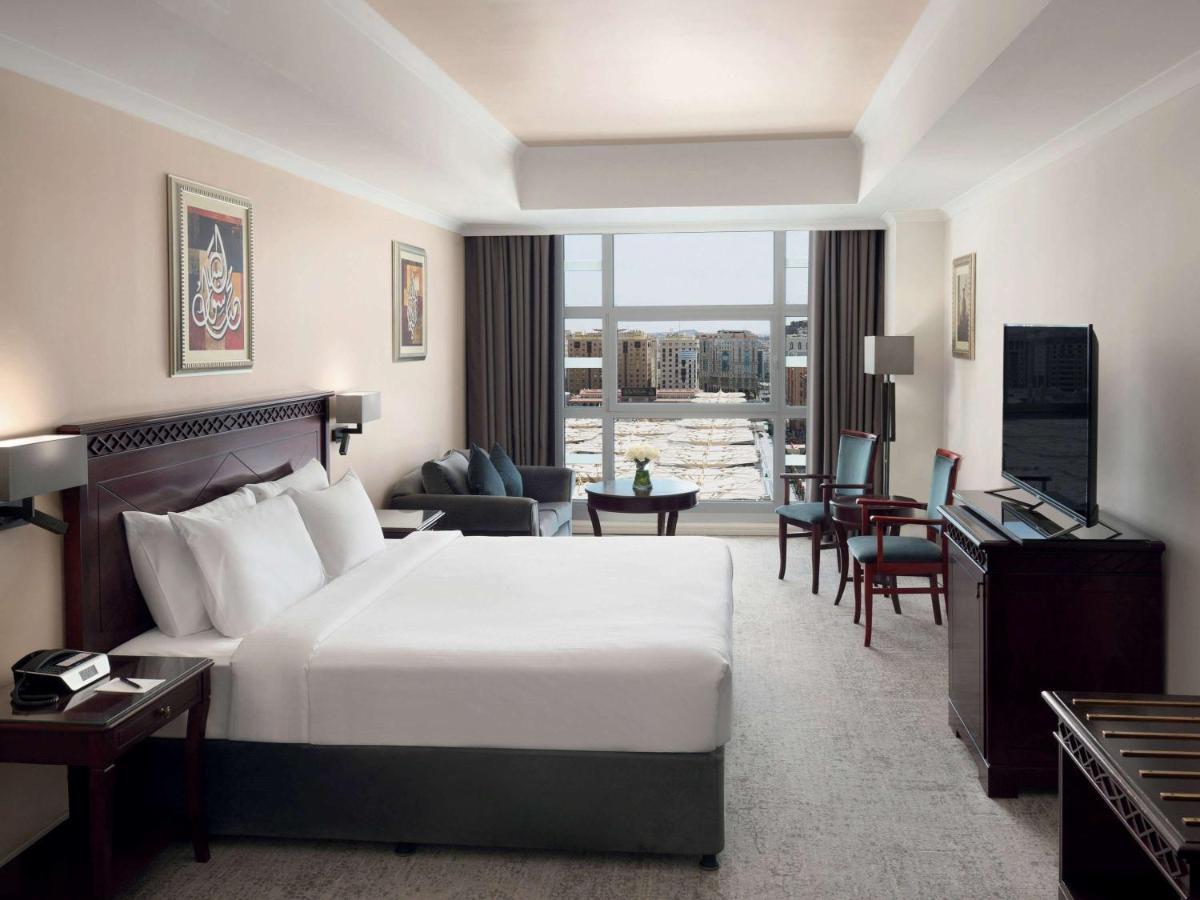 麦地那瑞享酒店 外观 照片 A room at the hotel