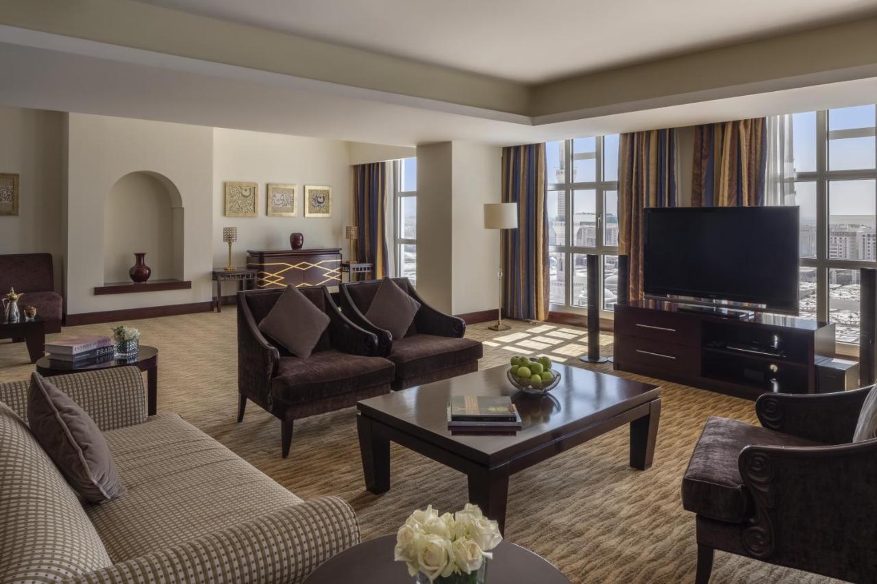 麦地那瑞享酒店 外观 照片 A suite at the hotel